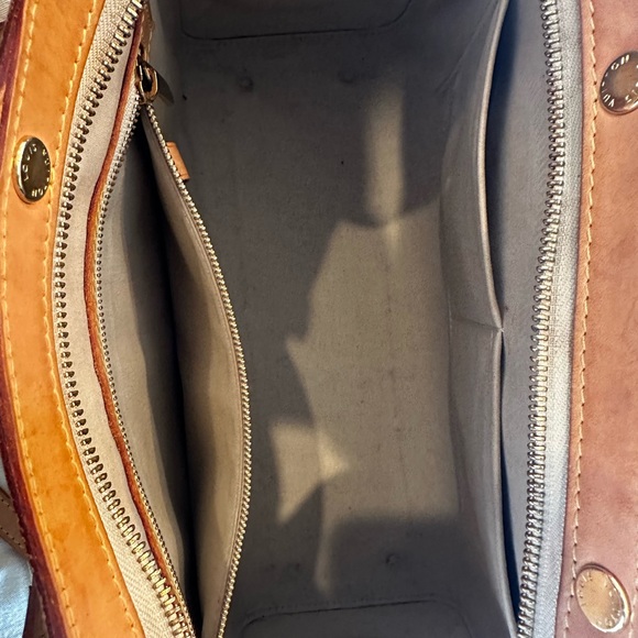 Louis Vuitton Brea PM Vernis - Picture 2 of 12